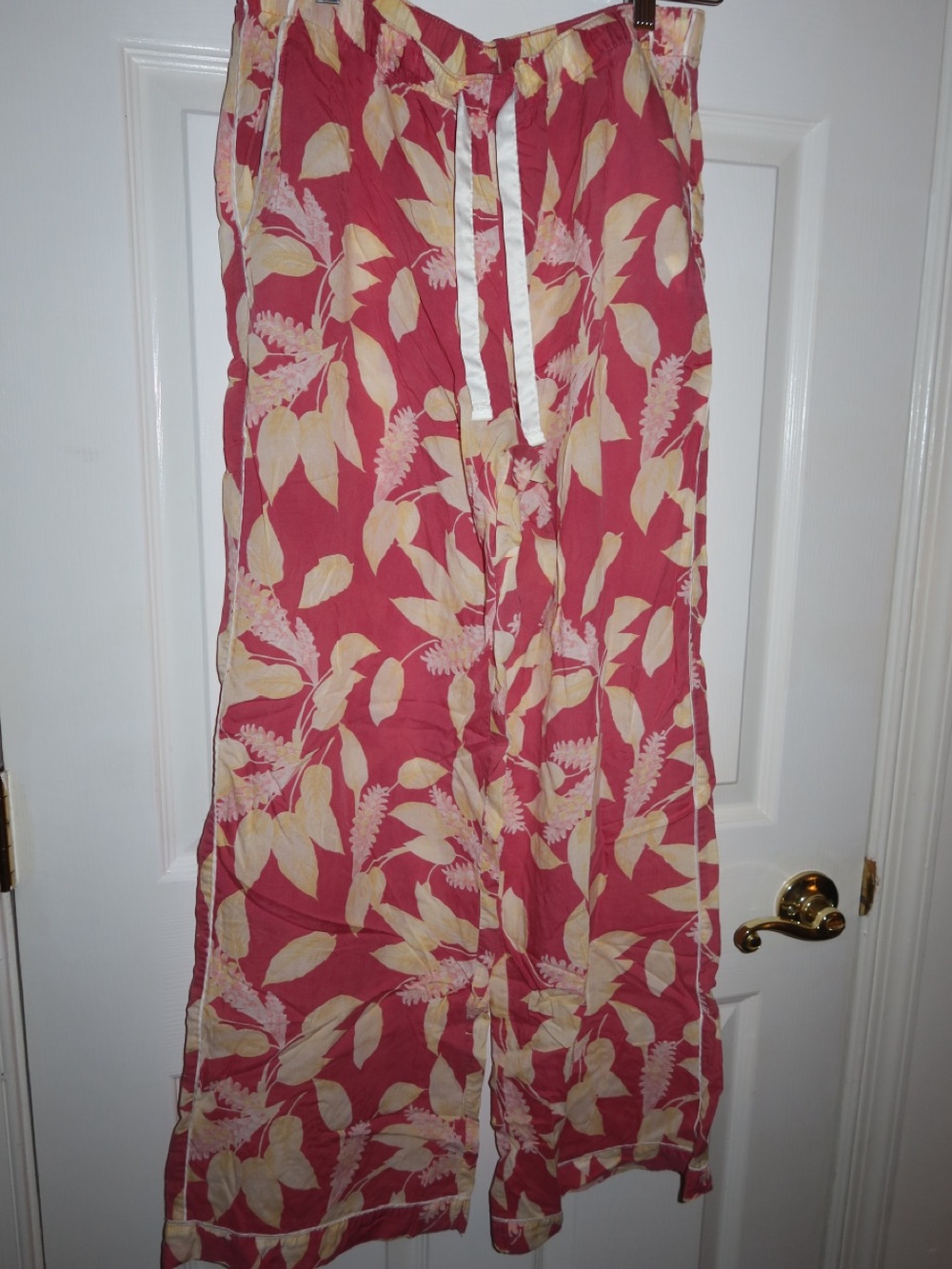 Womens Red and Cream Leaf-Print Pajama Set - Picture 4 of 5